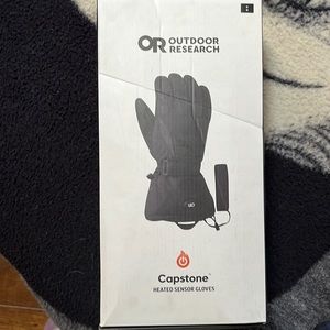 Outdoor research capstone heated sensor gloves